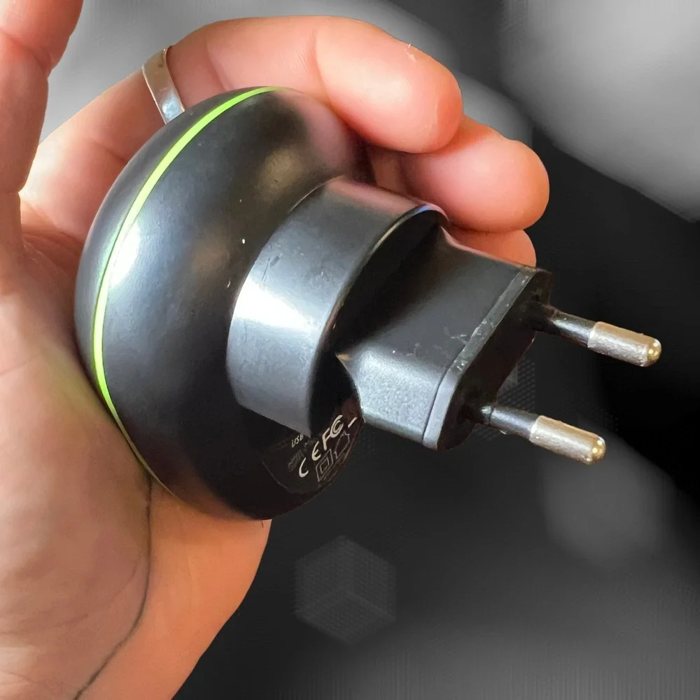 EURO Travel Power Adapter Station Yubi Power USB Wall‎ Charger Black 4 PORT EUC